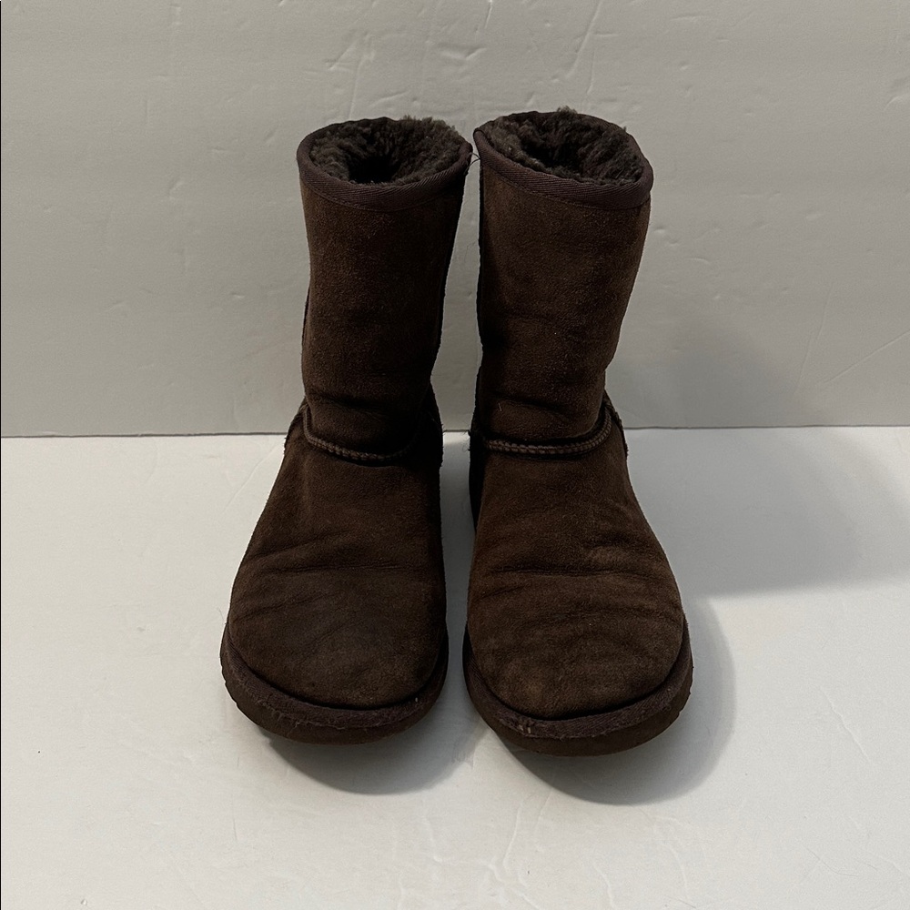 UGG Brown Classic Short Kids Brown Boots size 3